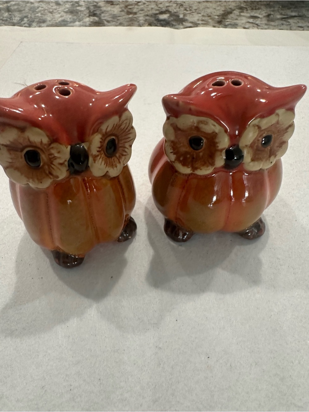 Ceramic pumpkin shape Owl Salt and Pepper Shaker Set - Picture 1 of 2